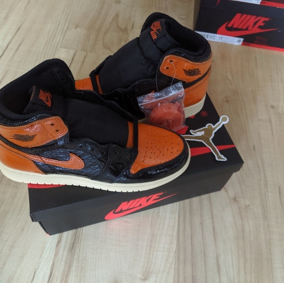 jordan 1 shattered backboard size 6.5